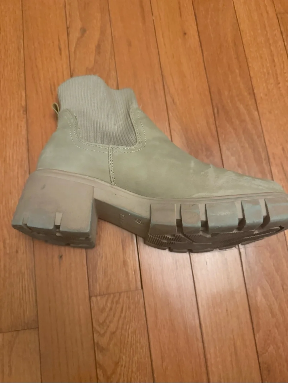 Women's Chunky Chelsea Boot in Light Sage.